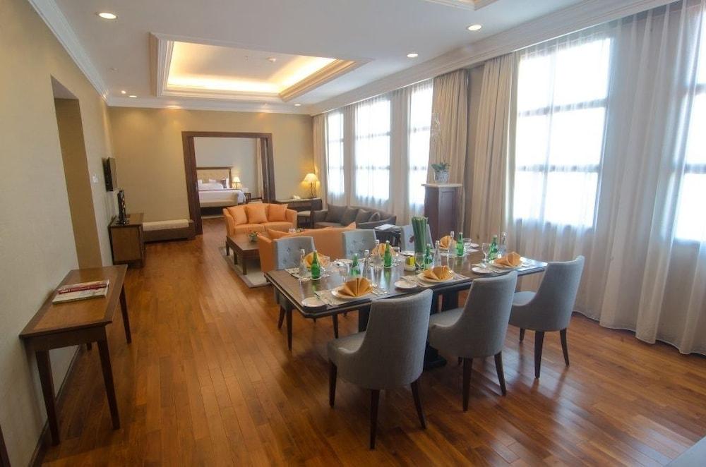The Sunan Hotel Solo Exterior foto