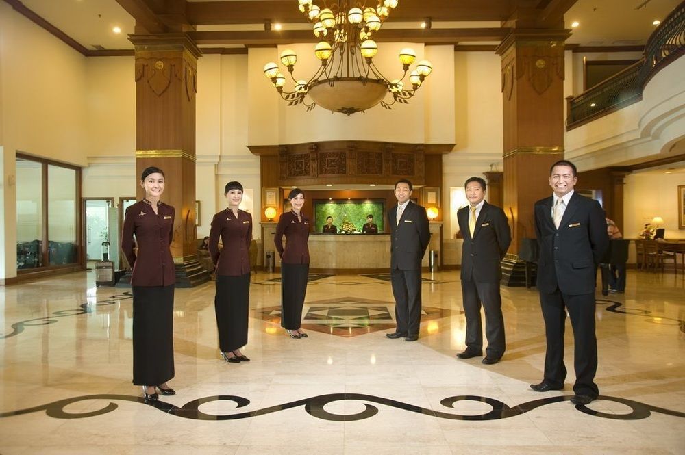 The Sunan Hotel Solo Exterior foto